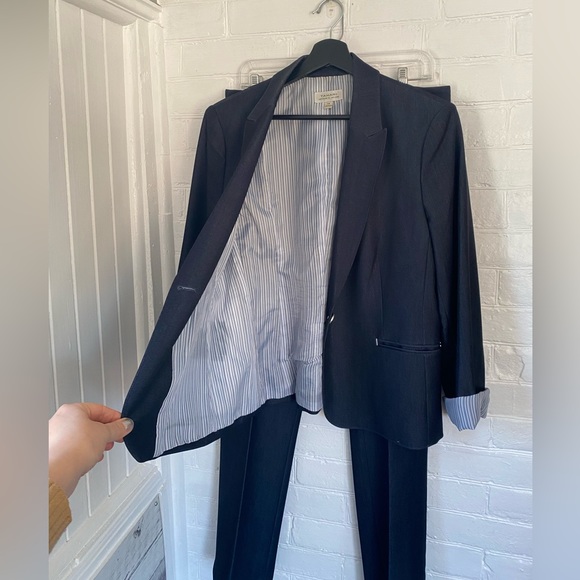 TAHARI suit. Styled with oversized belted blazer look. - Picture 6 of 11